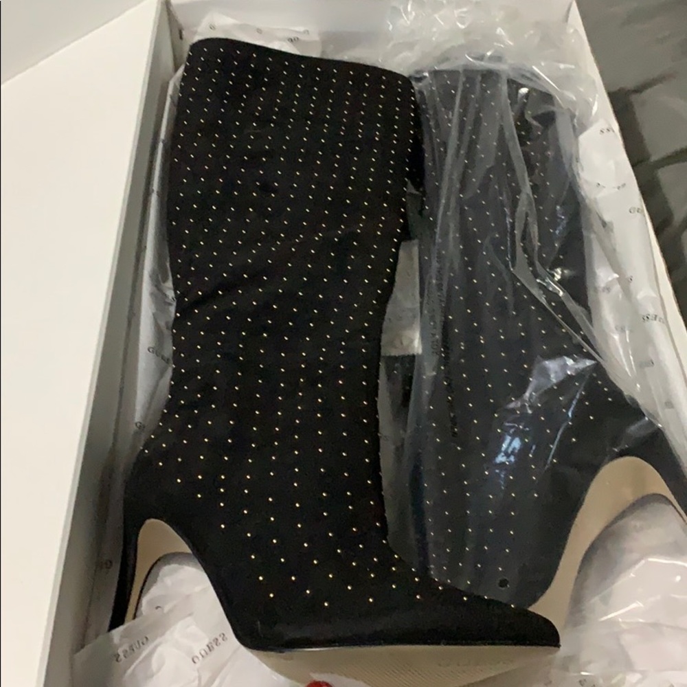 Guess high boots